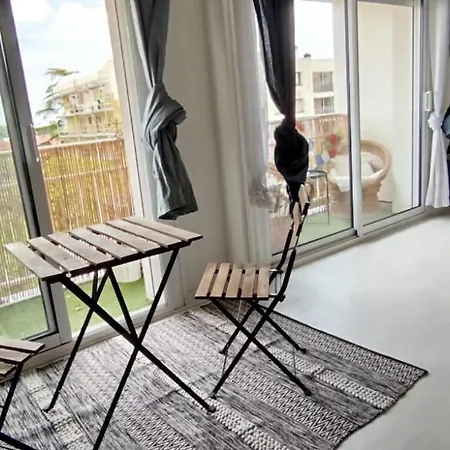Apartment 2-bedroom With Free Parking